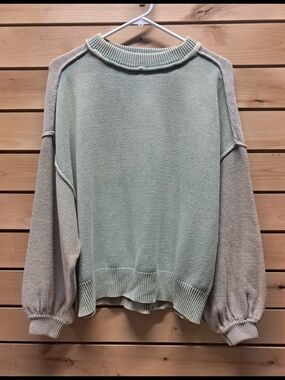 By Together Two-Tone Crewneck Sweater Size M